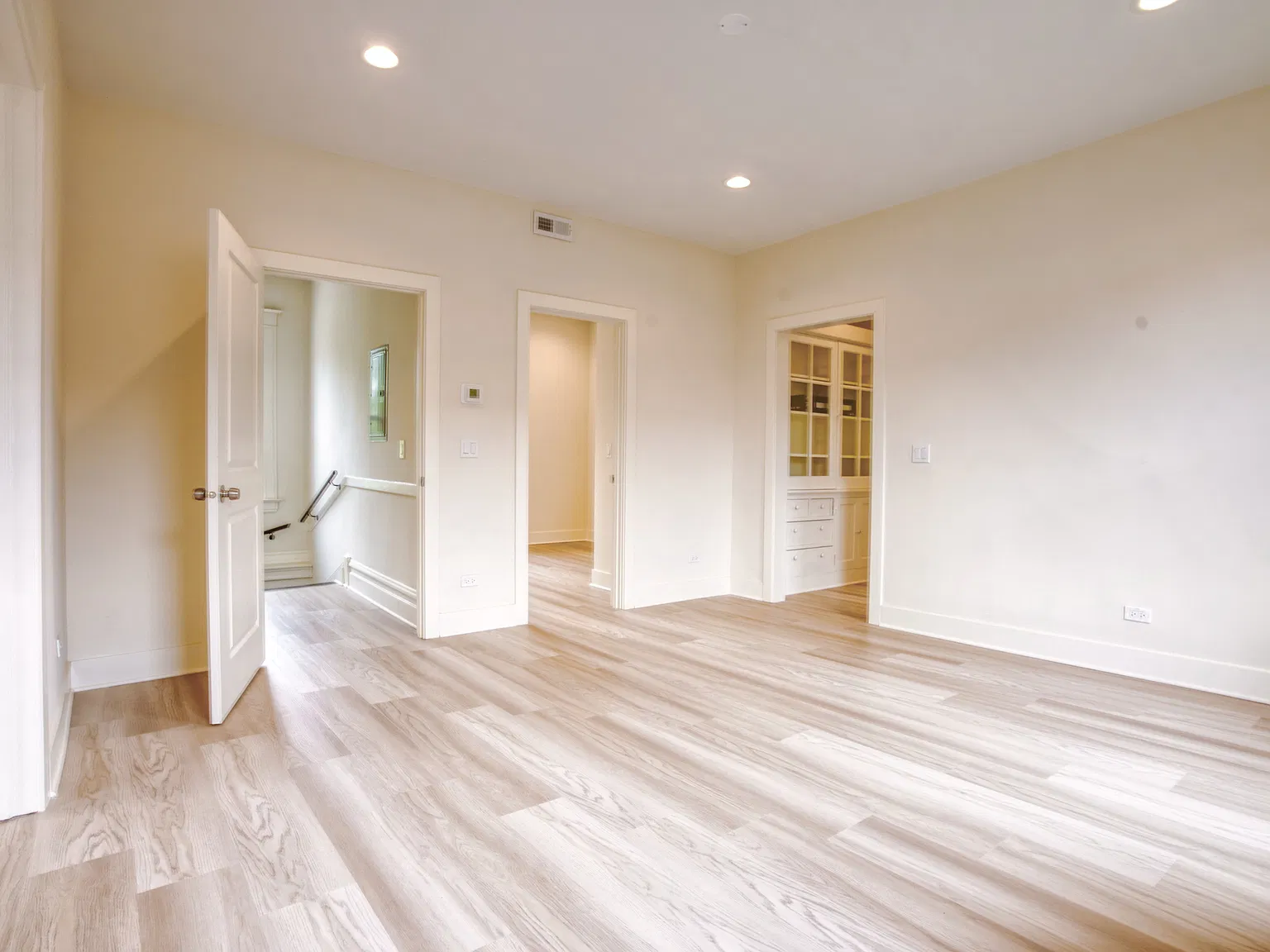 3 bed, 1584 sqft, $3,200 — Photo 3