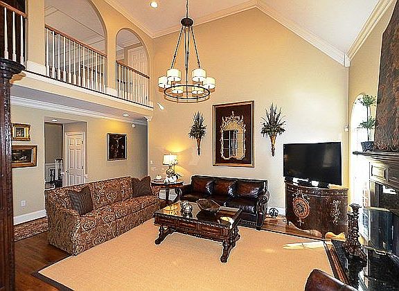 5th image of 211 Indian Wells Dr