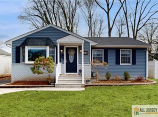 624 Lyman Ave, Woodbridge, NJ 07095