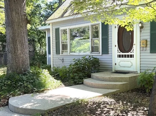 40 Oak St, Bellingham, MA 02019