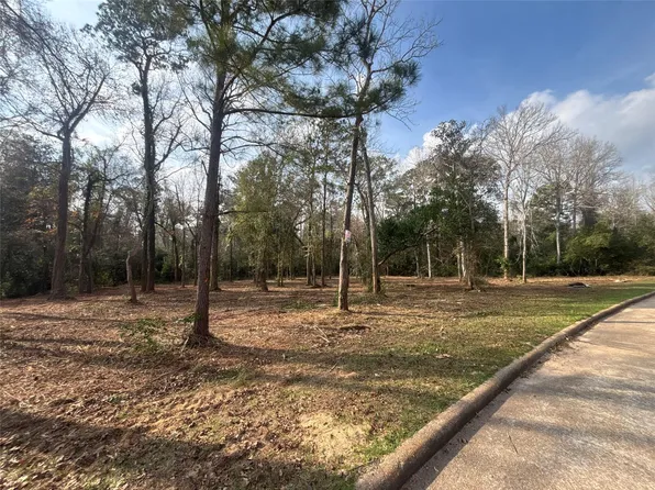 1746 Woodway Dr, New Caney, TX 77357