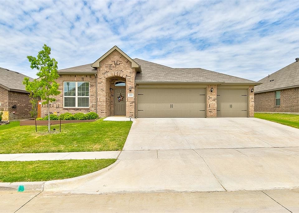 1st image of 2552 Weatherford Heights