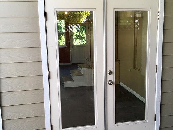 4th image of 560 30th Ave #18
