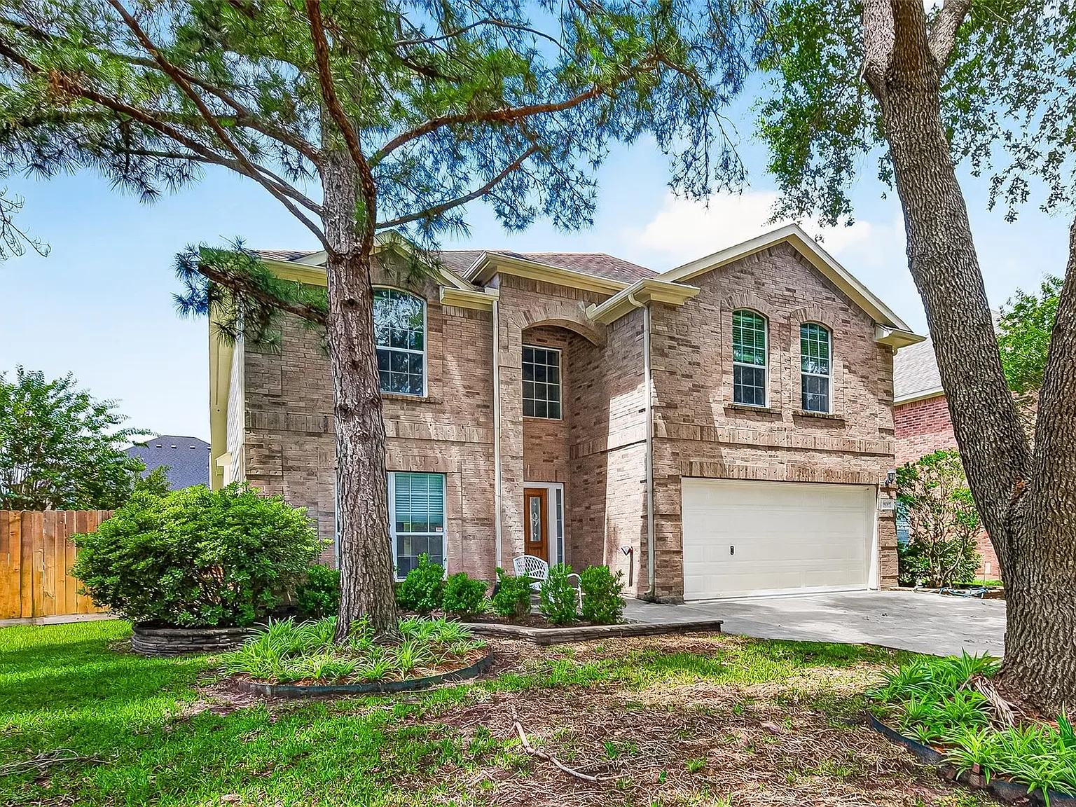 4 bed, 2.5 bath, 2756 sqft, $3,250 — Photo 4