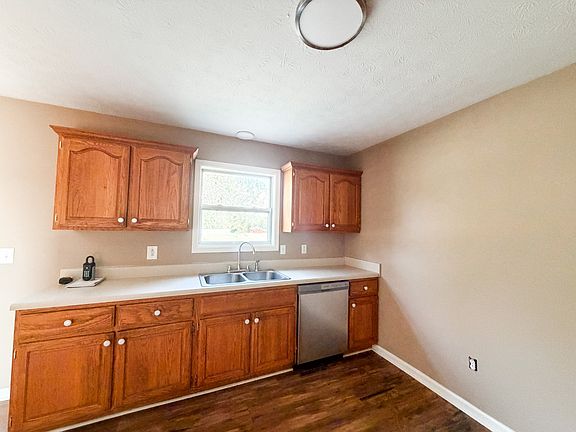 4th image of 3112 Academy Rd