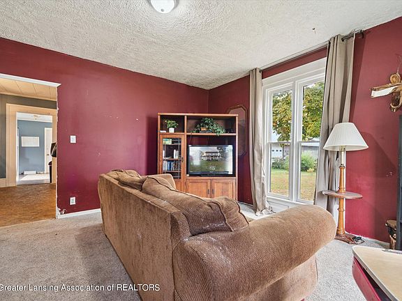 4th image of 8955 Spore St