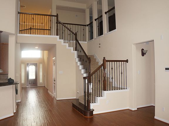 5th image of 2307 Creighton Ln