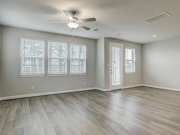 4th image of 9826 Magnolia Village Ln