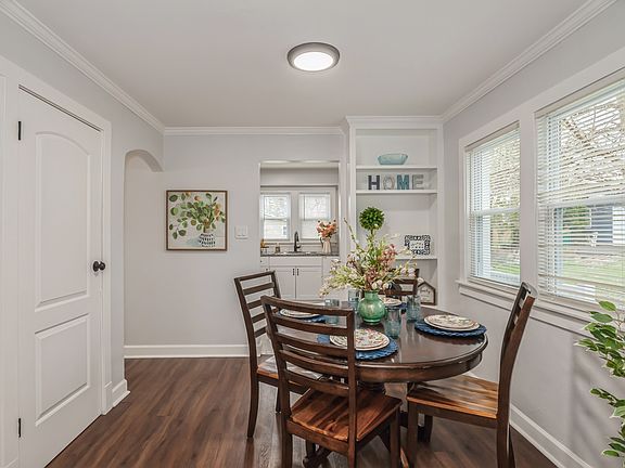 3rd image of 414 Woodland Dr