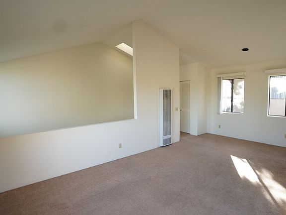 4th image of 3922 Shasta St