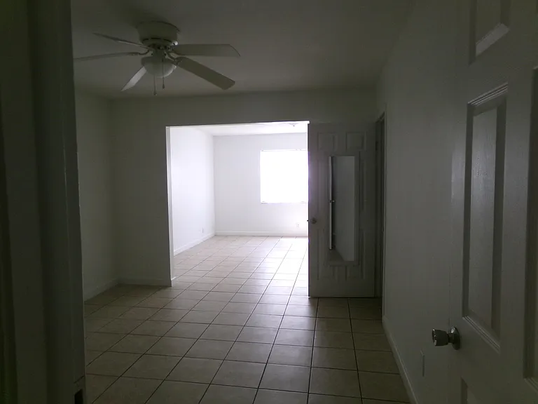 1380 SE Buckingham Ter — Photo 12