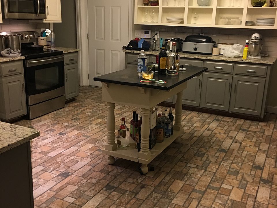 2nd image of 551 Stonegate Dr