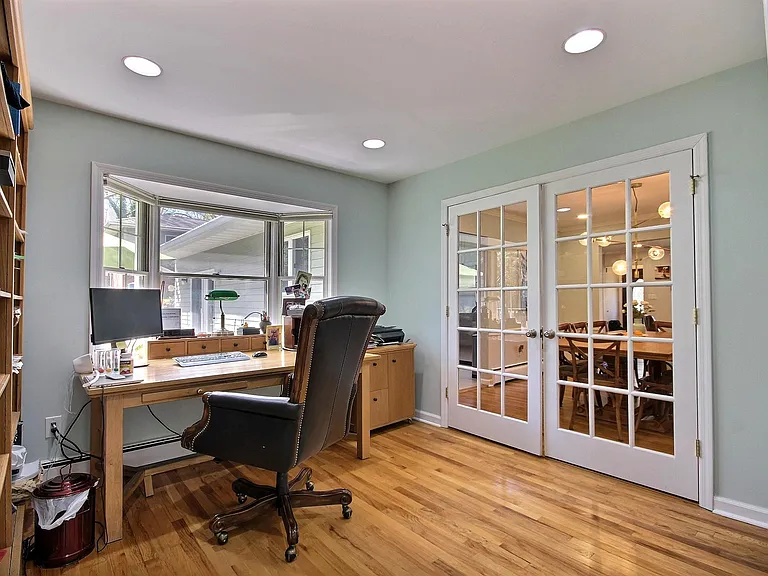 50 Woodmere Ln — Photo 13