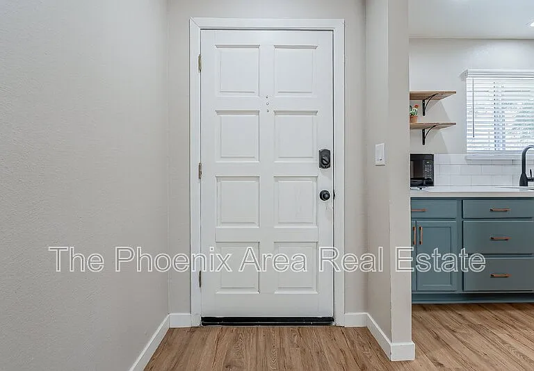 1102 N 72nd Pl — Photo 5