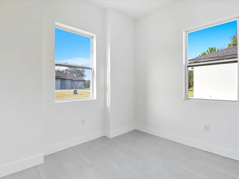 3999 SW Shorewood Dr — Photo 17
