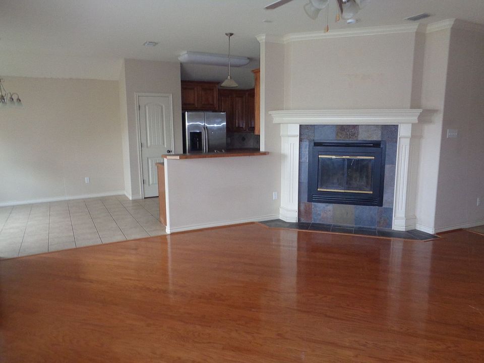 2nd image of 374 Sugarberry Ave