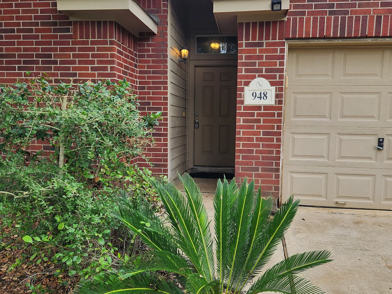 948 Oak Glen Dr — Photo 2
