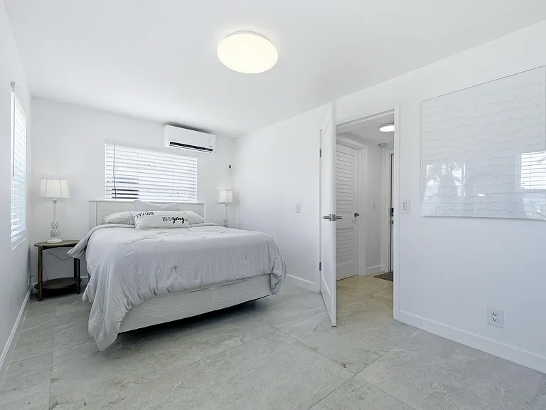 221 Princeton Dr — Photo 17