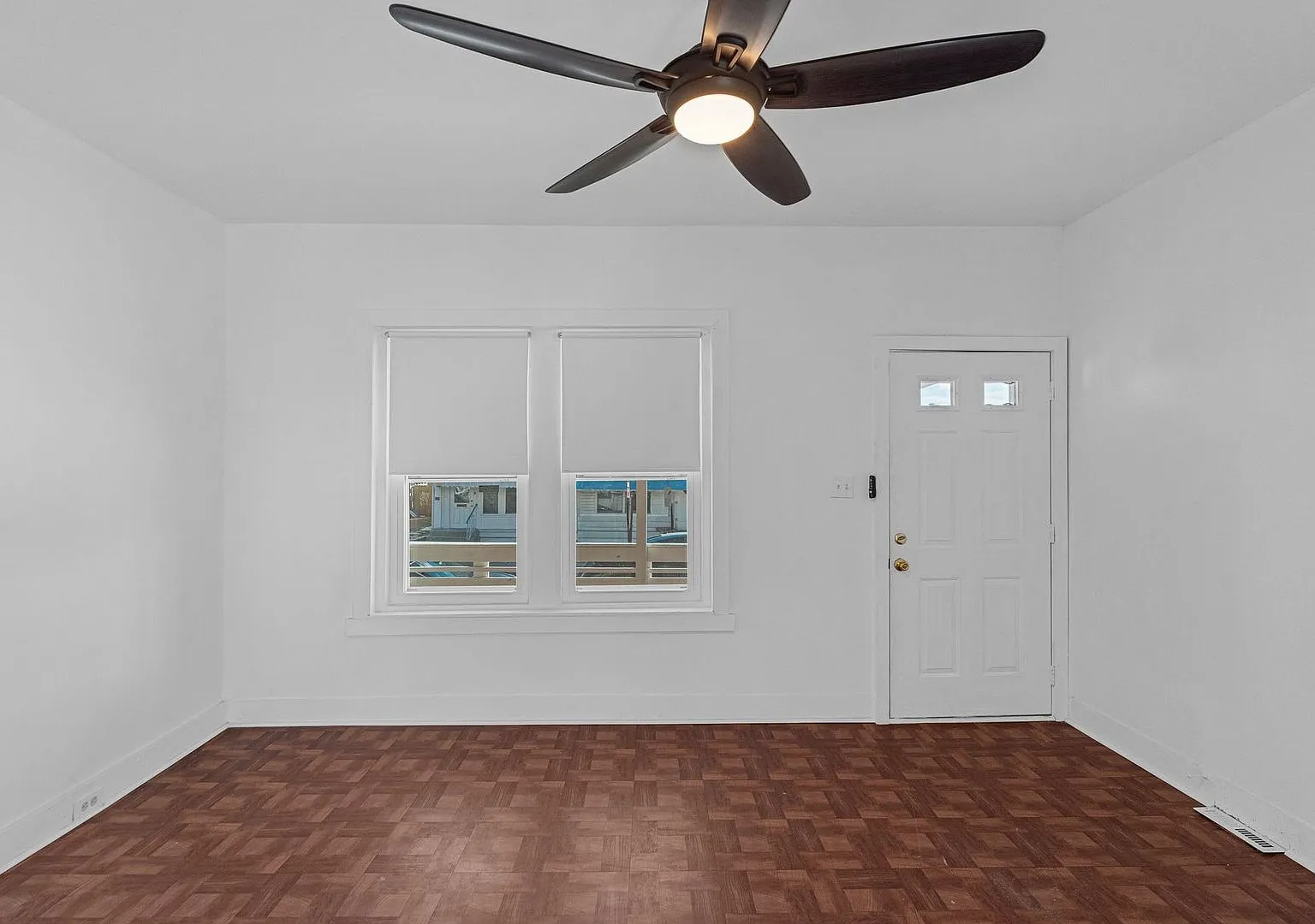 Recently Renovated 4 Bedroom, 1.5 Bath Norristown Corner! — Photo 4