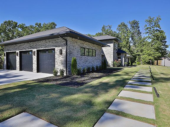 4th image of 1411 Le Chesnay Dr