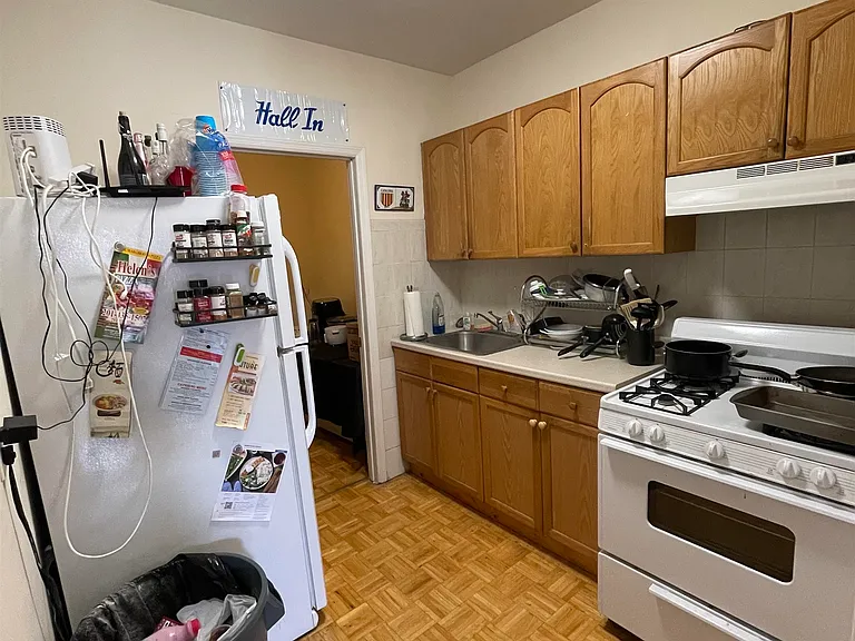 348 Grove St — Photo 8