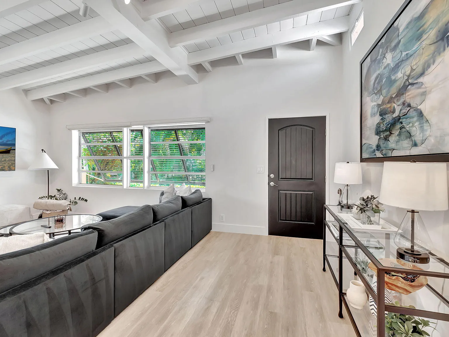 2 bed, 2.0 bath, 1166 sqft, $7,500 — Photo 4