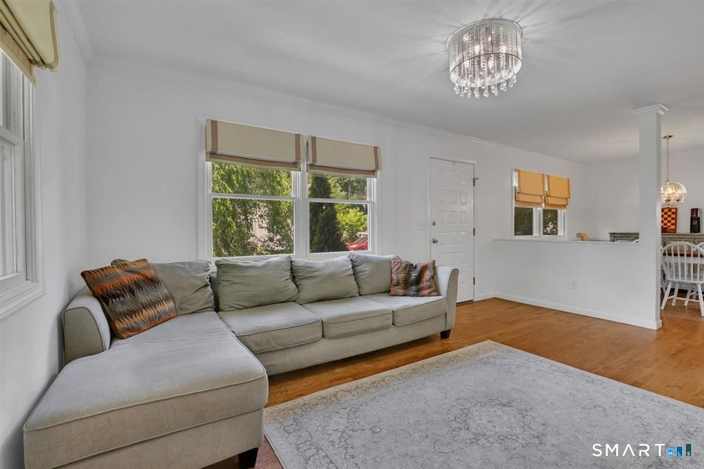 30 Quaker Lane, Southington, CT - View 6