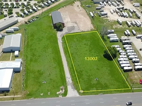 13002 N Navarro St, Victoria, TX 77904