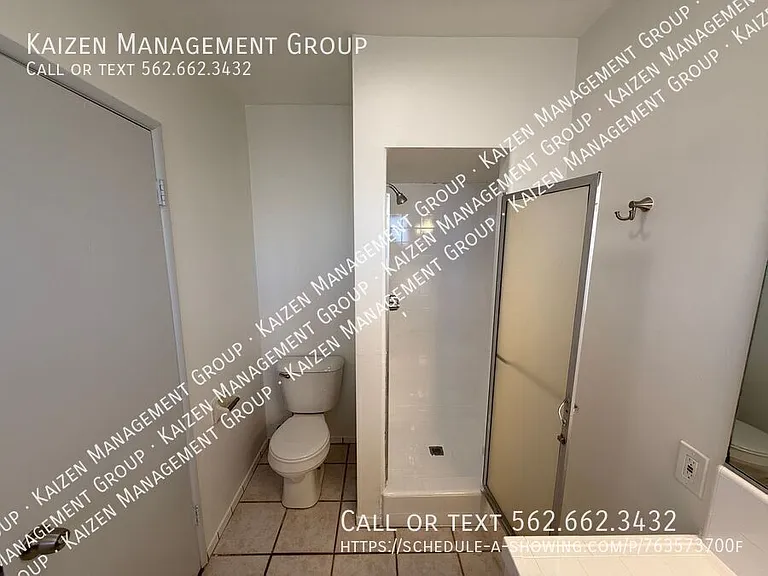 4029 W 142nd St #F — Photo 11