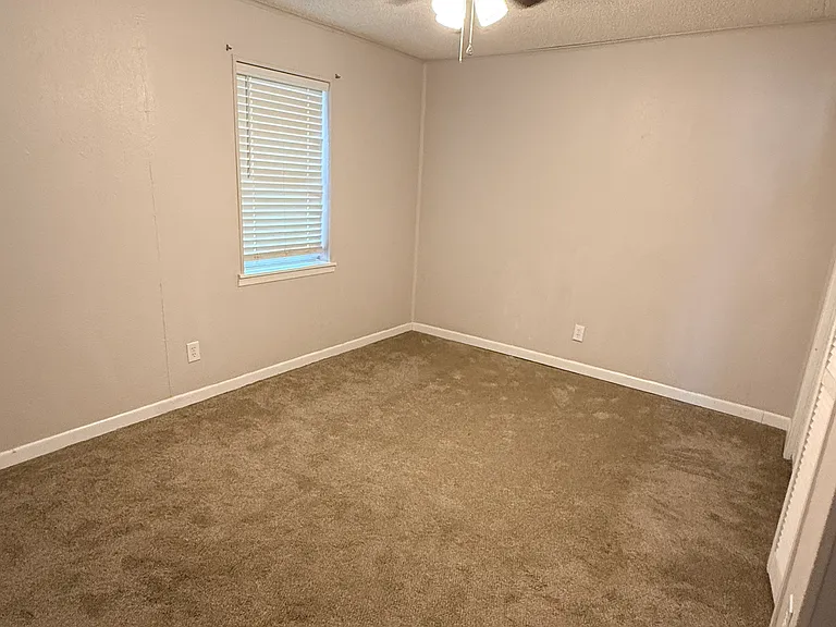 5202 Hilltop Dr — Photo 8