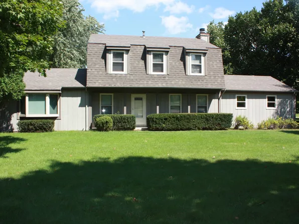 5N082 Shady Oaks Ct, St Charles, IL 60175