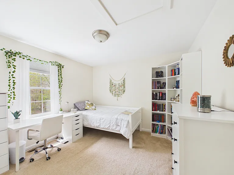23 Beechwood Hollow St — Photo 37