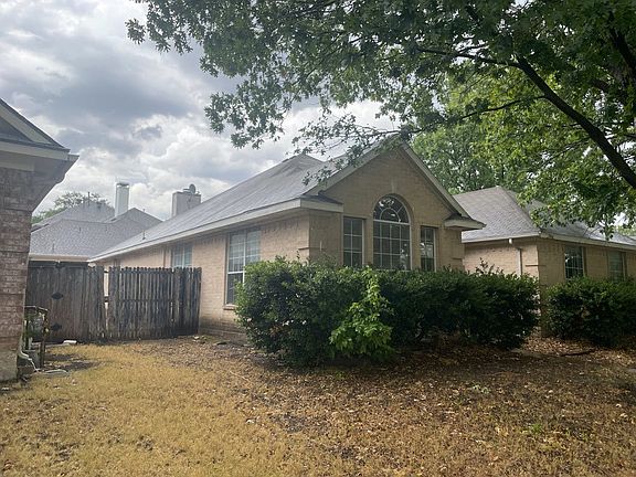 3rd image of 7800 Crestview Dr