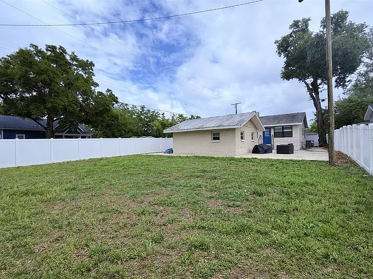 7218 N Highland Ave — Photo 15