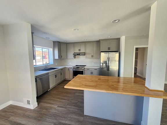5th image of 18 Gaviota Ave