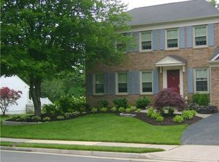 9609 Oakington Dr, Fairfax Station, VA 22039