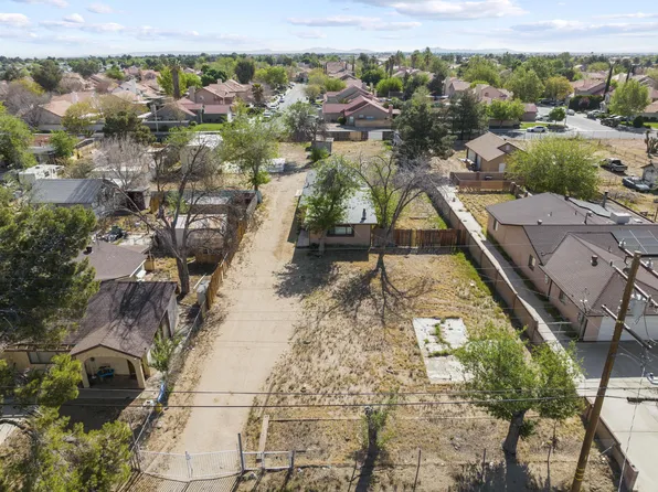 43302 7th St E, Lancaster, CA 93535