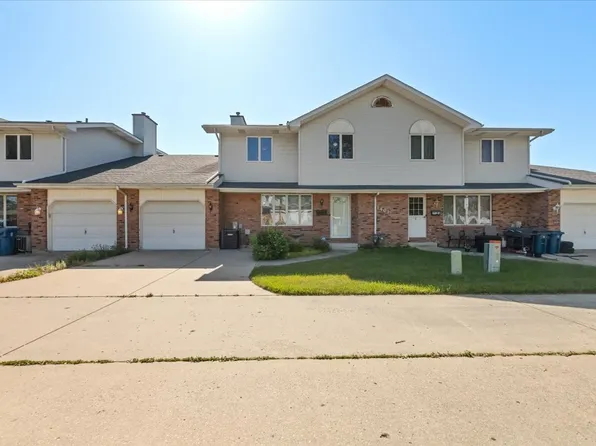 1401 N Rock Run Dr APT F, Crest Hill, IL 60403