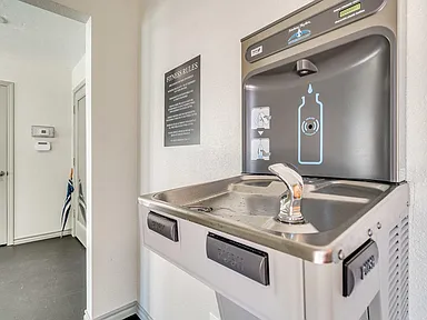 Savannah Square - 2x2 900 sqft Remodeled