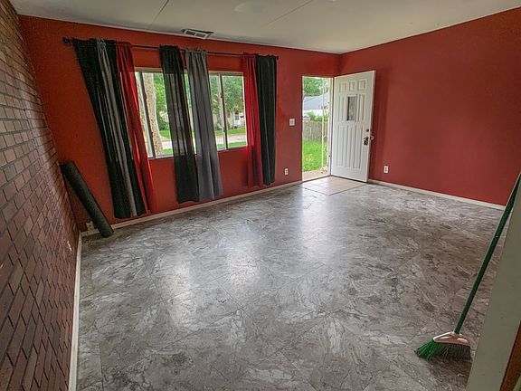 4th image of 2618 Midlex Ct