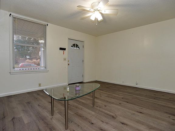 5th image of 3981 Schiller Pl