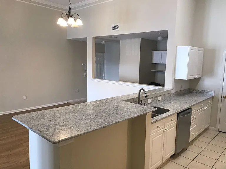 239 Longview Ave #12 — Photo 13