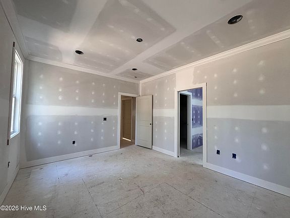 5th image of 672 Willow Lane