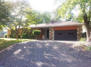 6072 Washington Ln, Bensalem, PA 19020