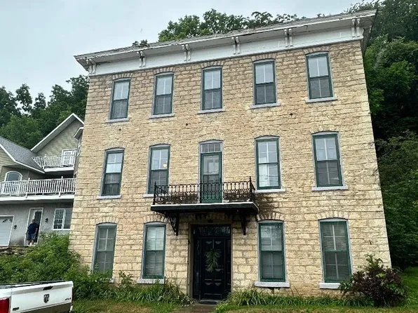 370 Diagonal St, Lansing, IA 52151