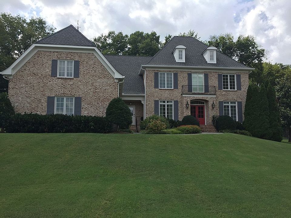 2nd image of 2117 Summer Hill Cir
