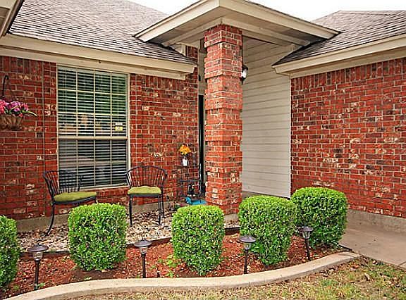2nd image of 910 Gwinnett Cir