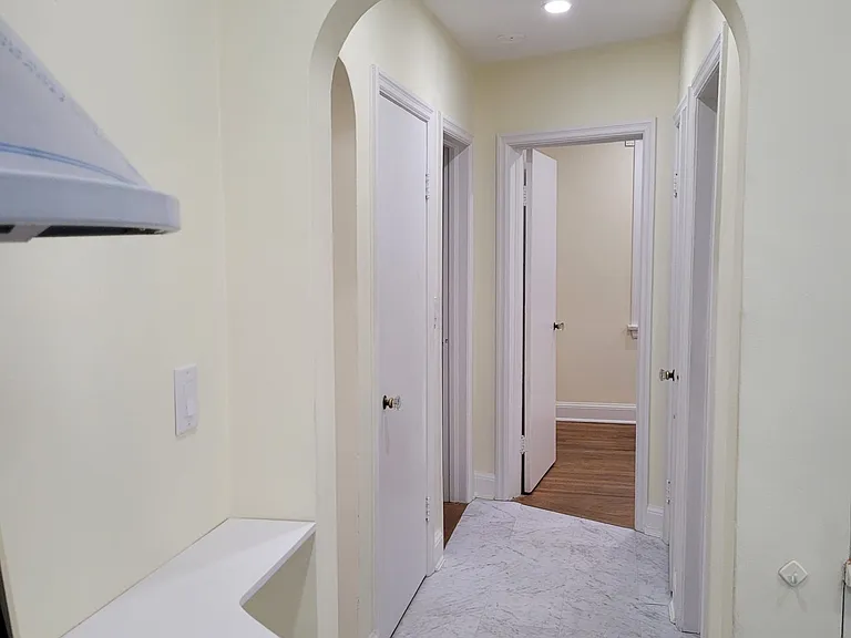 224 College Ave #MAIN FLLOOR — Photo 8