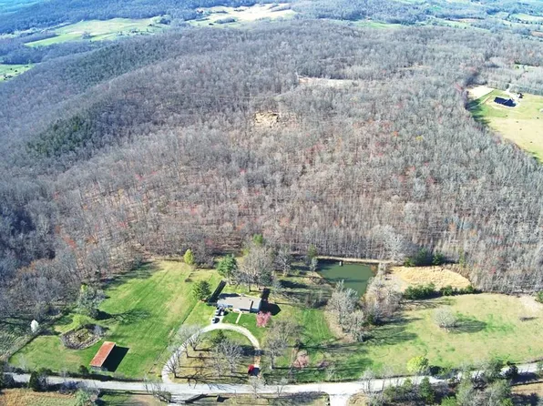 240 Milk Barn Ln, Cookeville, TN 38506