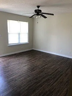 2 bed, 1.0 bath, 1010 sqft, $895 — Photo 3